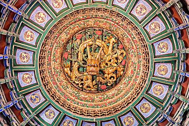 《英雄联盟》蓝色精萃商店将开启 炫彩皮肤售1000蓝色精粹